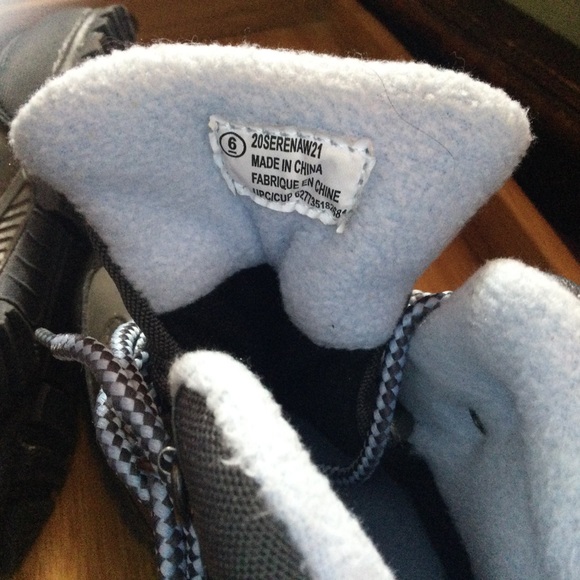 Winter Hiking Boots - Picture 5 of 5